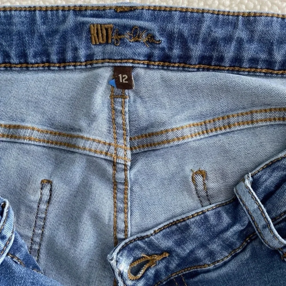 Kut from the Kloth Blue Jean Shorts Classic Cut-Off Style - Picture 10 of 11